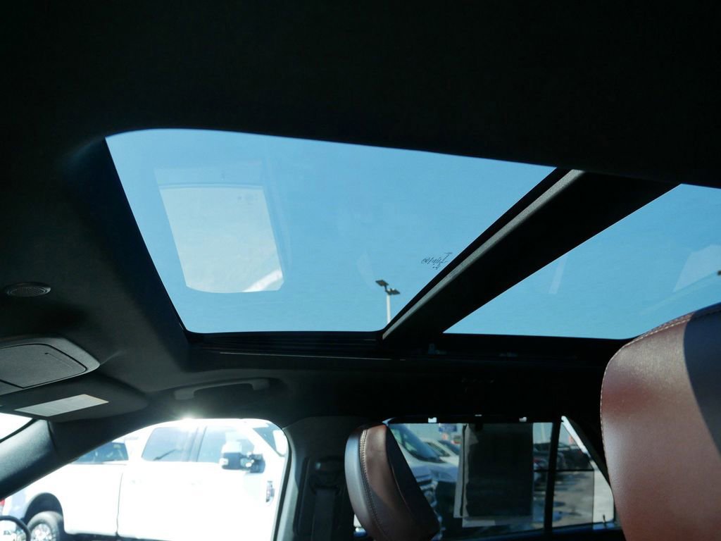 Certified 2023 Ford Explorer Platinum w/ Equipment Group 601A image 9