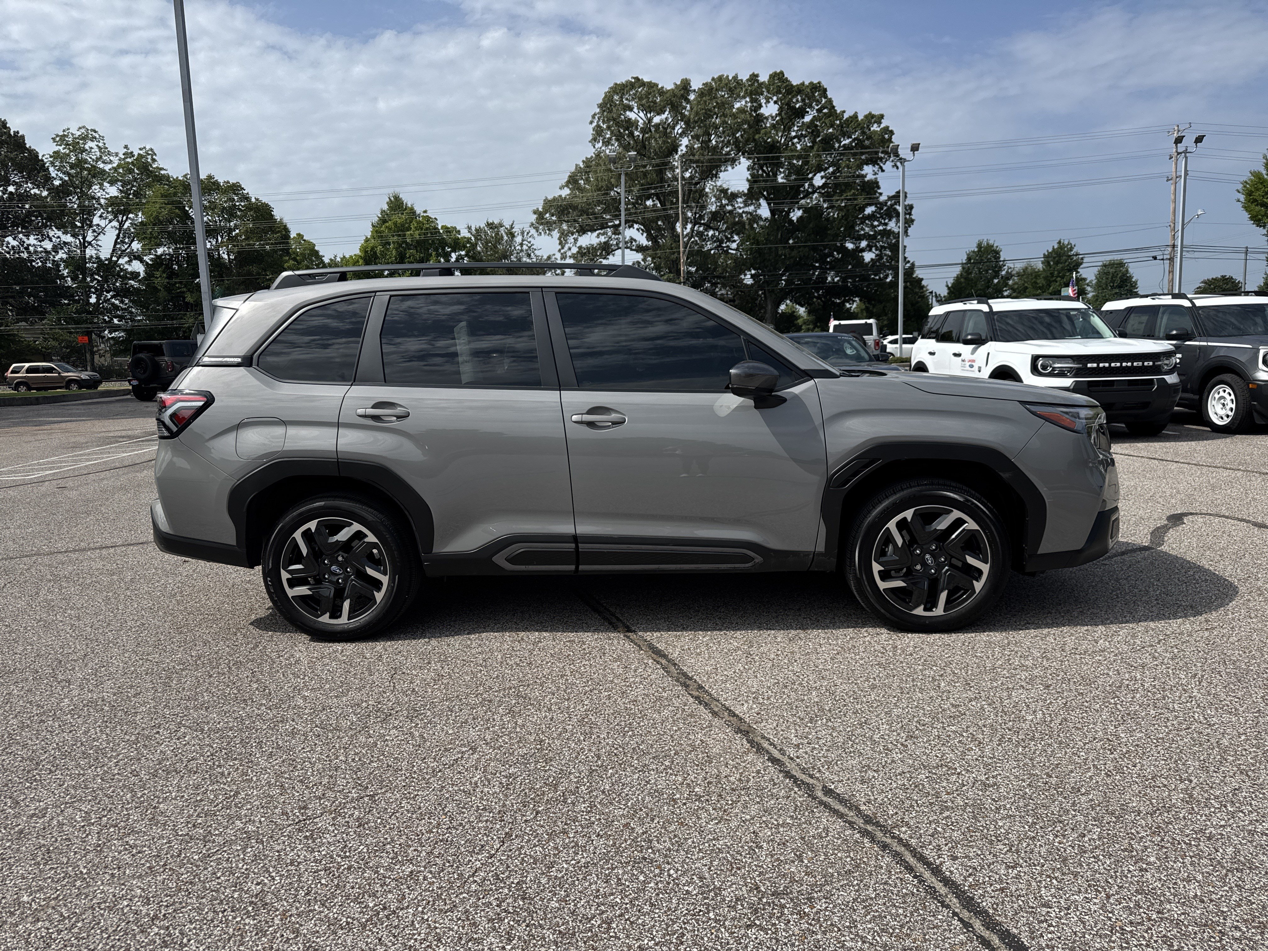 Used 2025 Subaru Forester Limited w/ Popular Package #2 AWD/4WD image 2