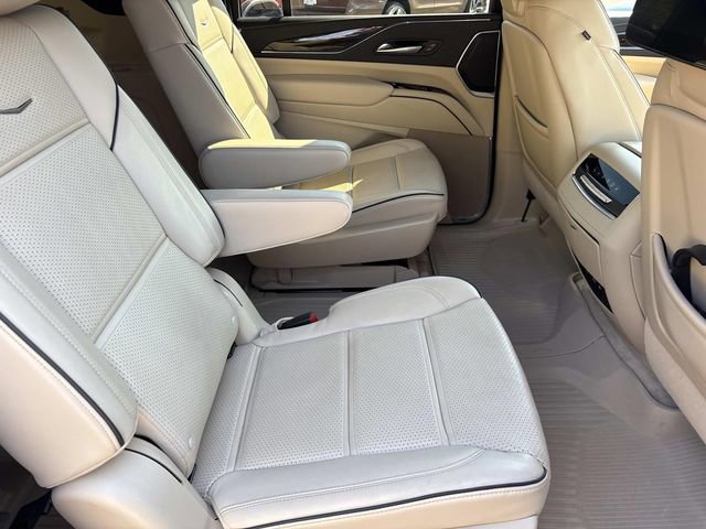 Used 2024 Cadillac Escalade ESV Premium Luxury w/ Performance Package image 21