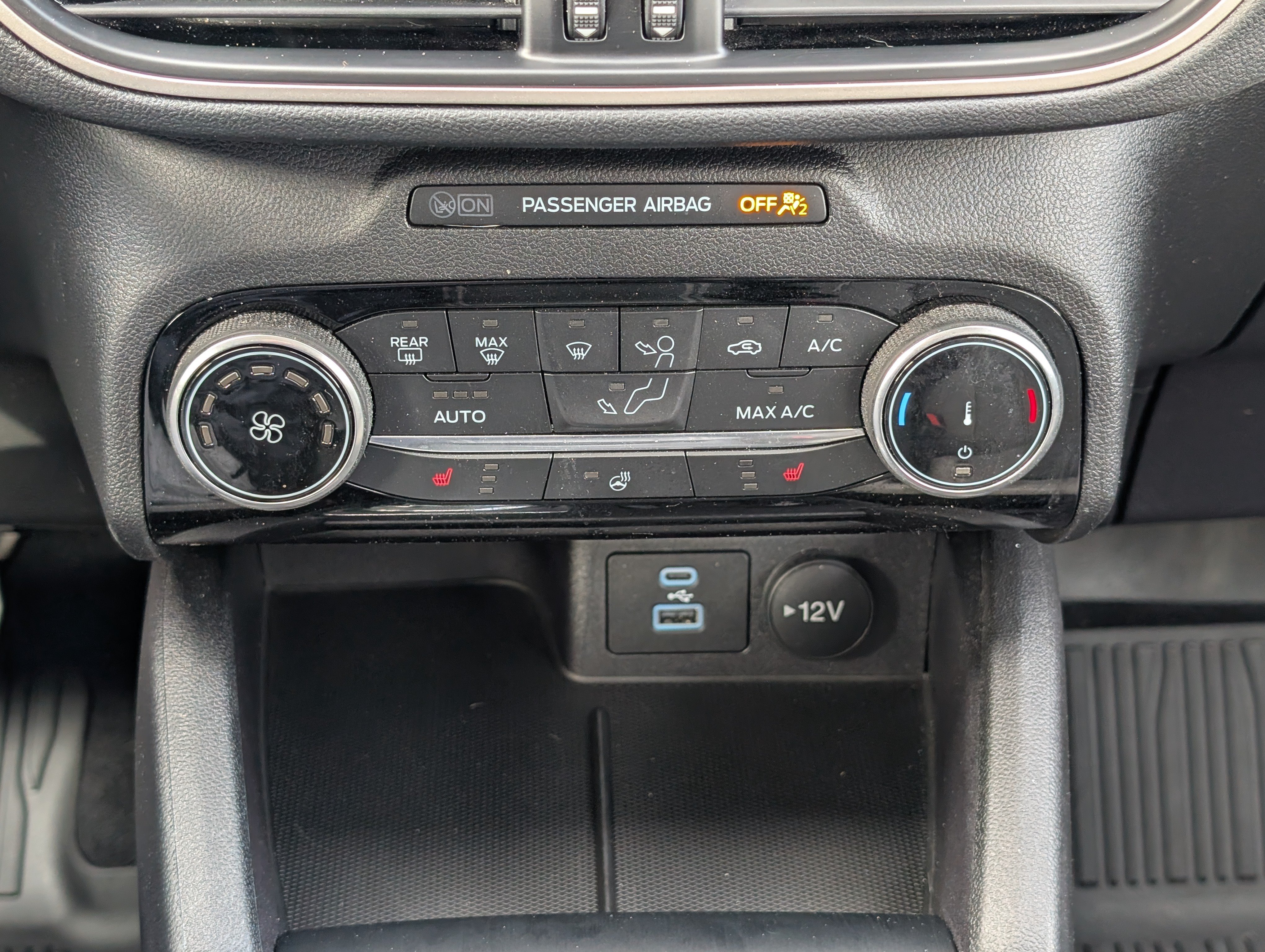 Certified 2022 Ford Escape SE w/ Cold Weather Package AWD/4WD image 24