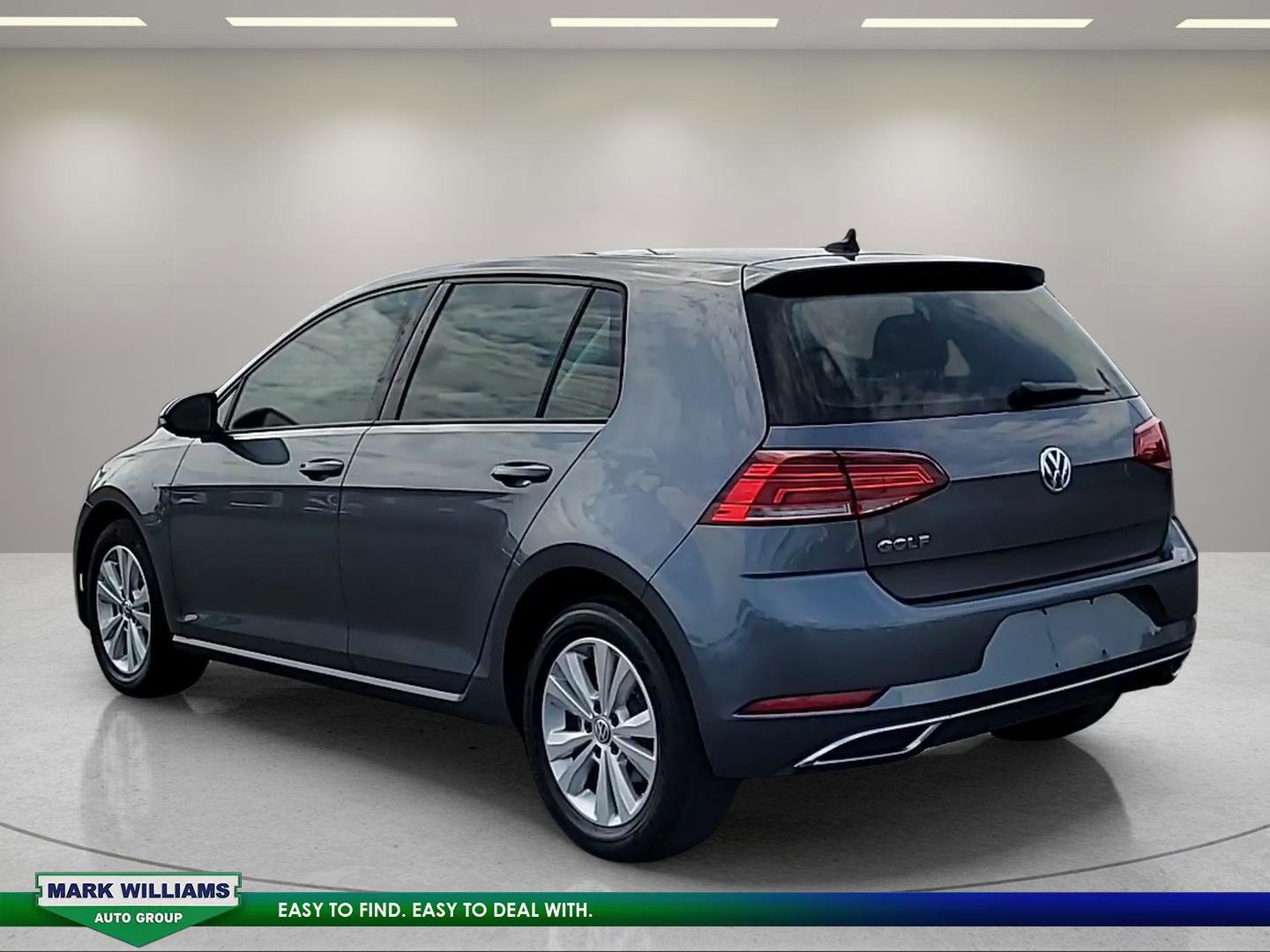 Used 2021 Volkswagen Golf 4-Door image 3
