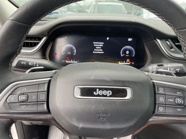 Used 2023 Jeep Grand Cherokee L Limited w/ Black Appearance Package image 12