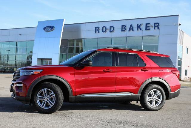 Certified 2021 Ford Explorer XLT w/ Equipment Group 202A image 3