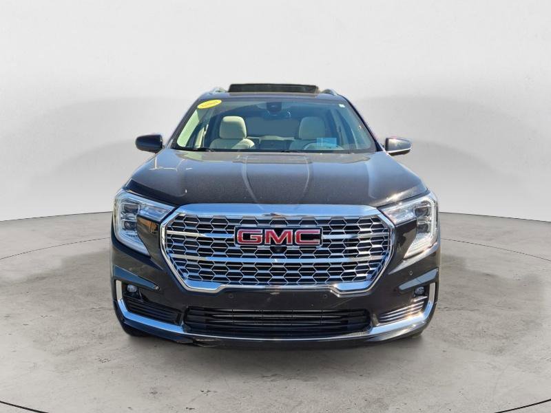 Used 2023 GMC Terrain Denali w/ Denali Premium Package image 8