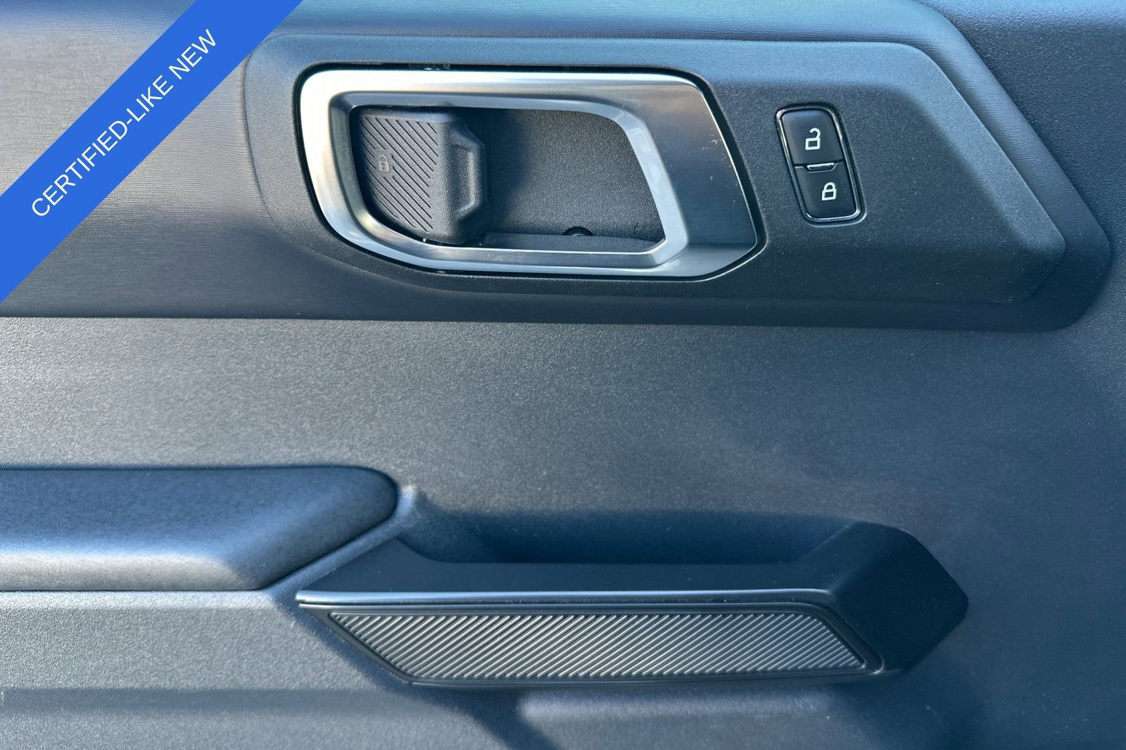 Certified 2025 Ford Bronco Badlands image 13