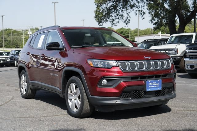 Used 2022 Jeep Compass Latitude FWD image 7