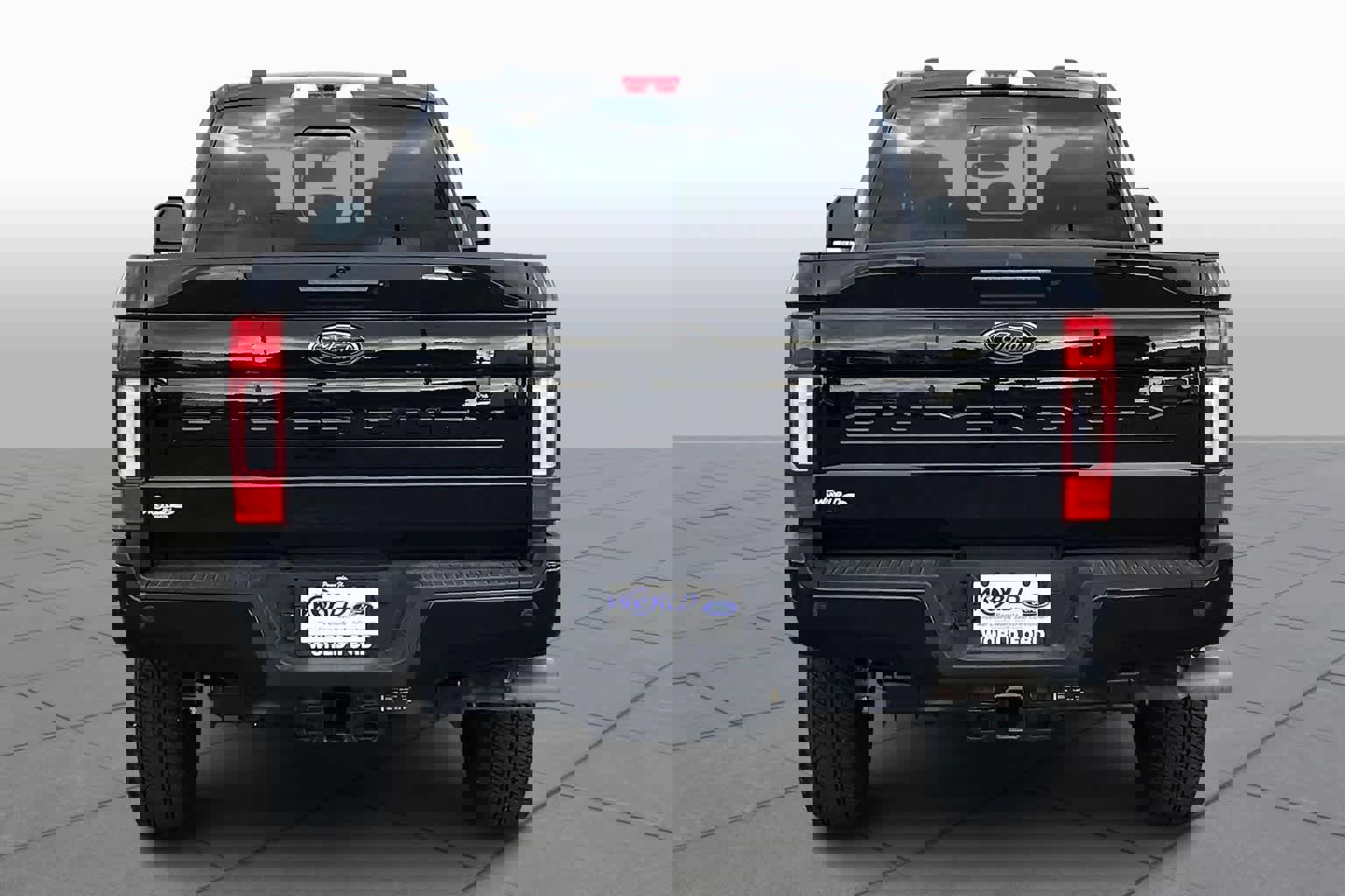 Certified 2022 Ford F350 Lariat w/ Black Appearance Package image 2