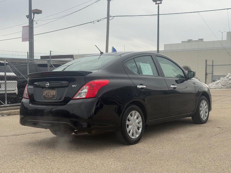 Used 2019 Nissan Versa SV image 3