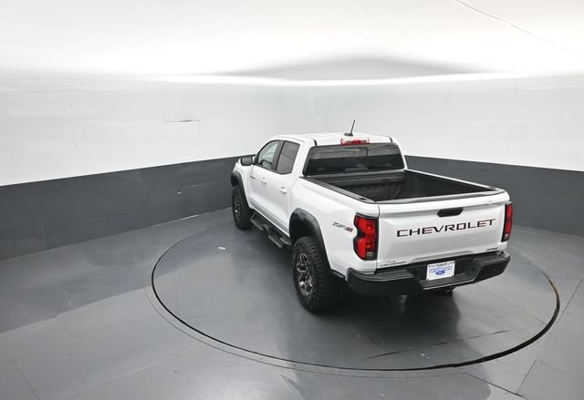 Used 2024 Chevrolet Colorado ZR2 w/ Safety Package AWD/4WD image 26