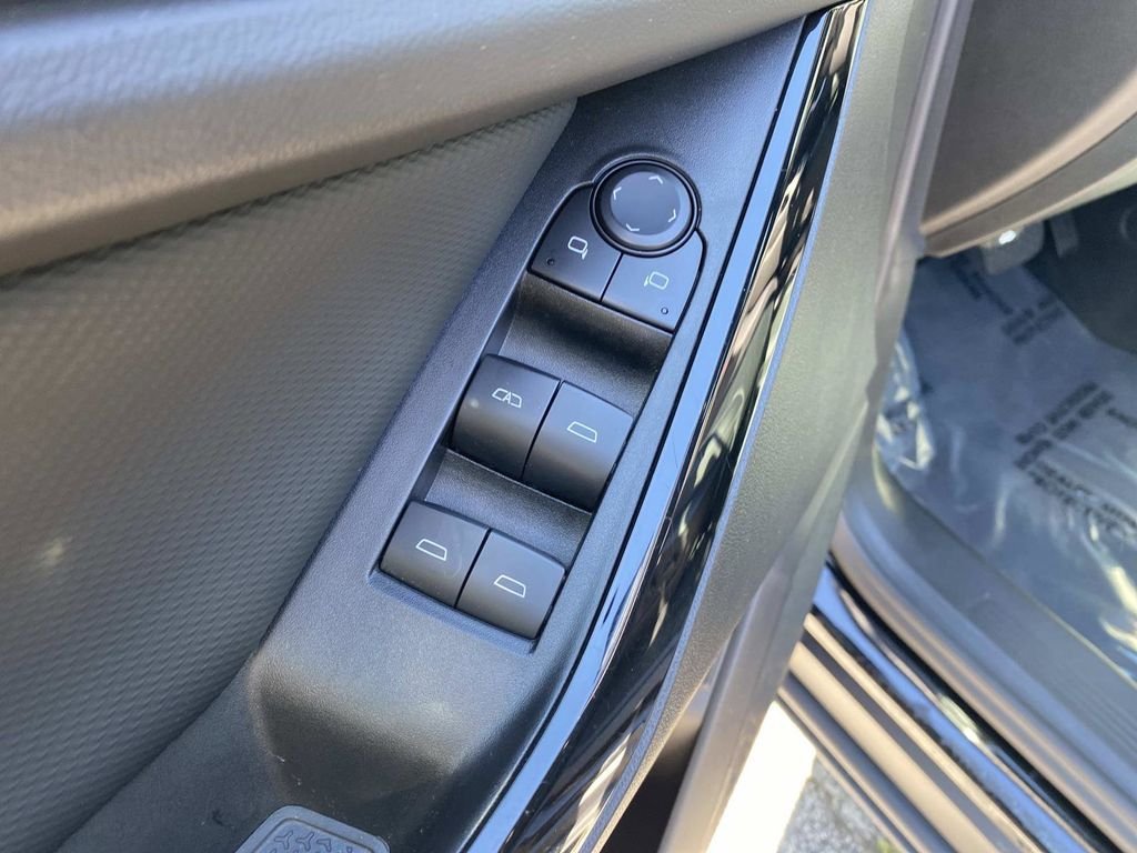 Used 2025 Chevrolet Equinox LT w/ Convenience Package II FWD image 17