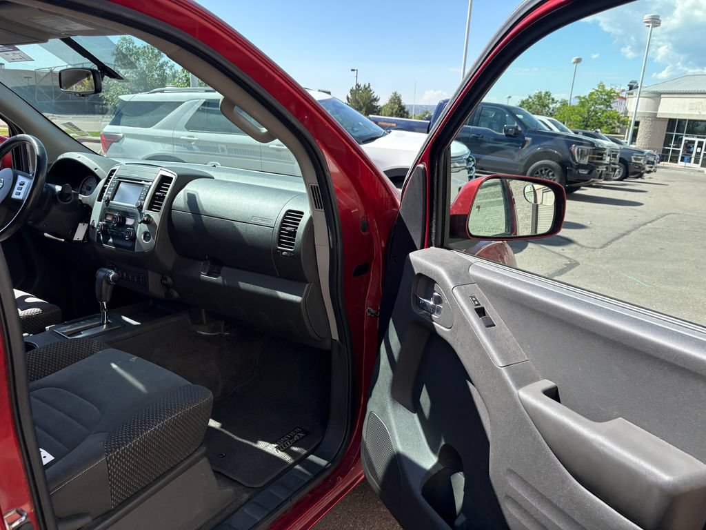 Used 2018 Nissan Frontier PRO-4X AWD/4WD image 30