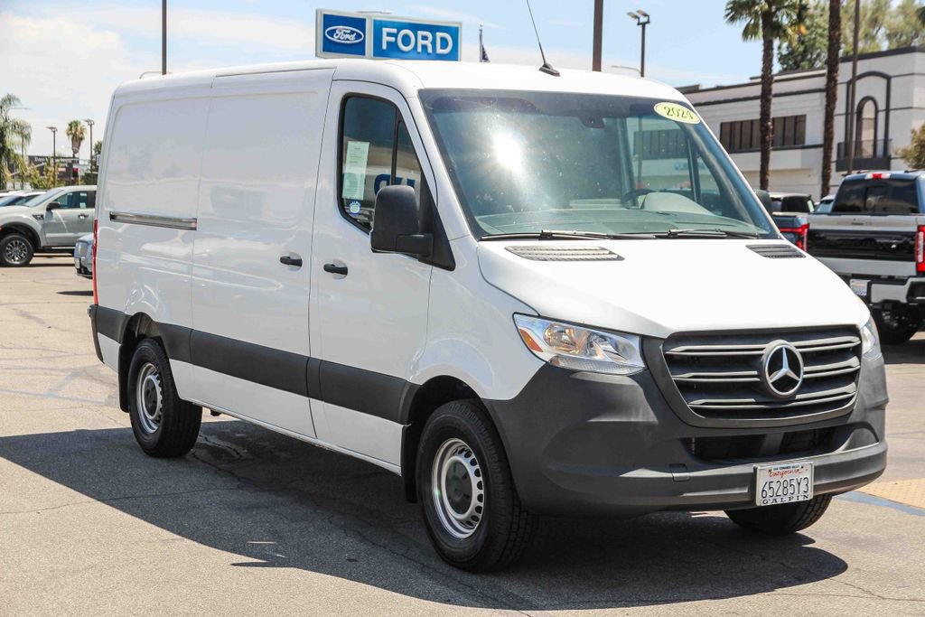 Used 2024 Mercedes-Benz Sprinter 2500 image 3