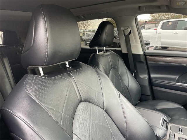 Used 2022 Toyota Highlander Platinum image 36