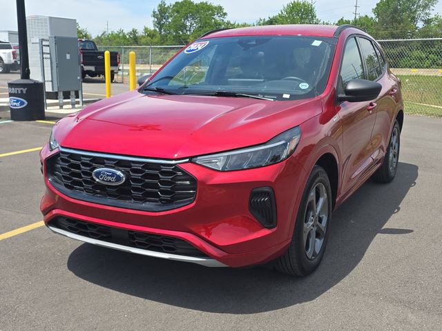 Certified 2024 Ford Escape ST-Line w/ Tech Pack #1 AWD/4WD image 2