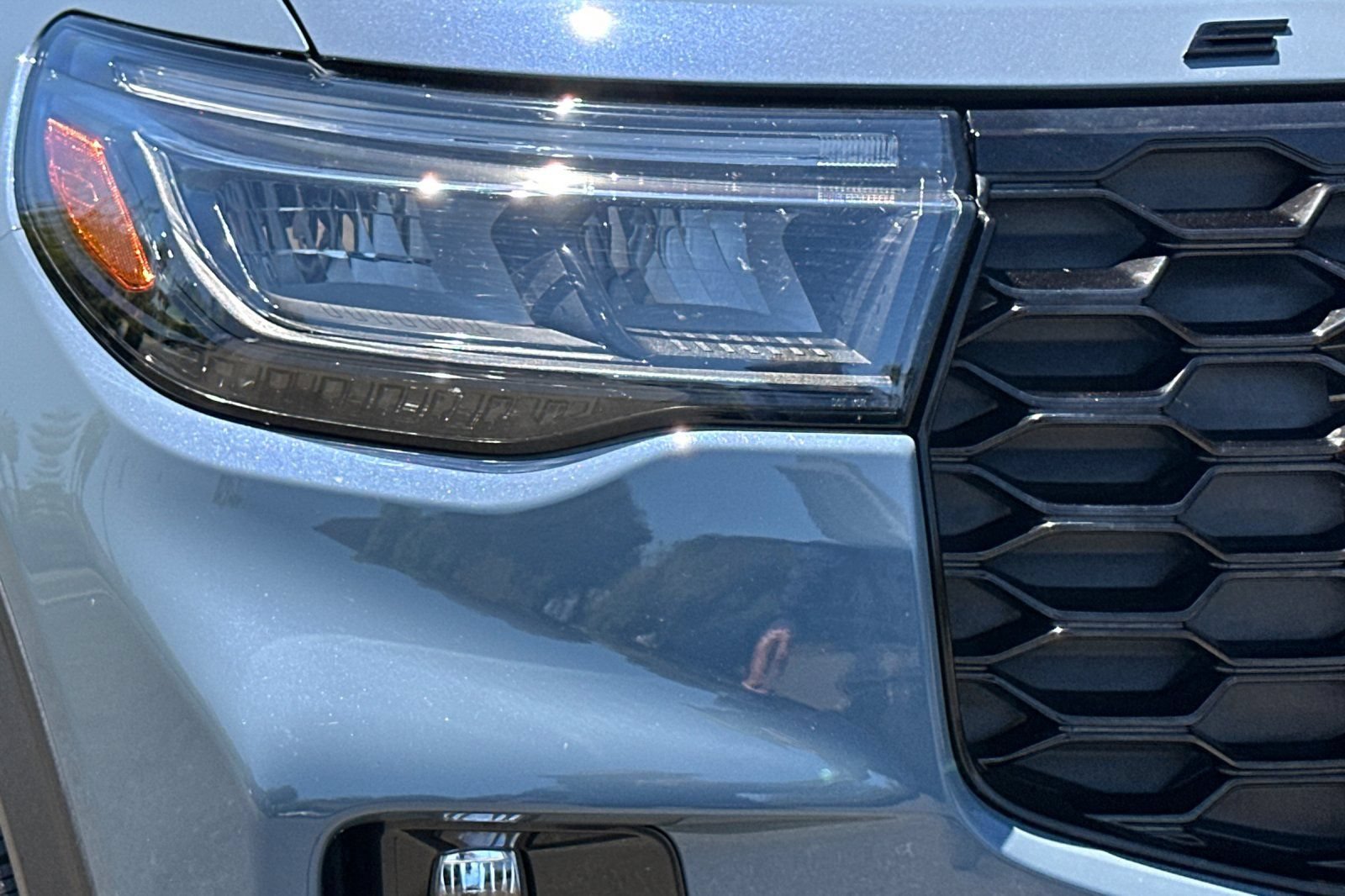 Certified 2025 Ford Explorer ST-Line w/ Premium Package AWD/4WD image 44