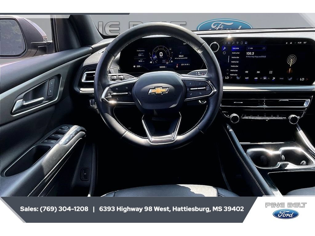 Used 2025 Chevrolet Traverse LT w/ Driver Confidence Package FWD image 5