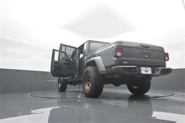 Used 2021 Jeep Gladiator Willys image 39
