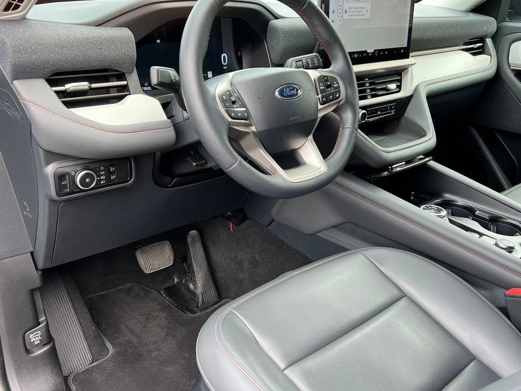 Certified 2025 Ford Explorer Active w/ Active Comfort Package AWD/4WD image 19