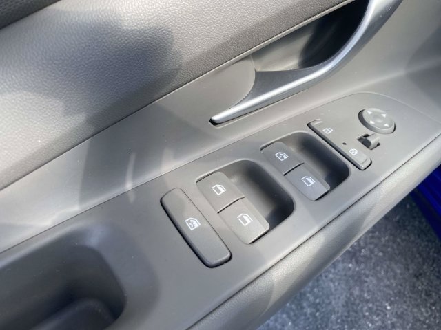Used 2023 Hyundai Elantra SEL FWD image 17