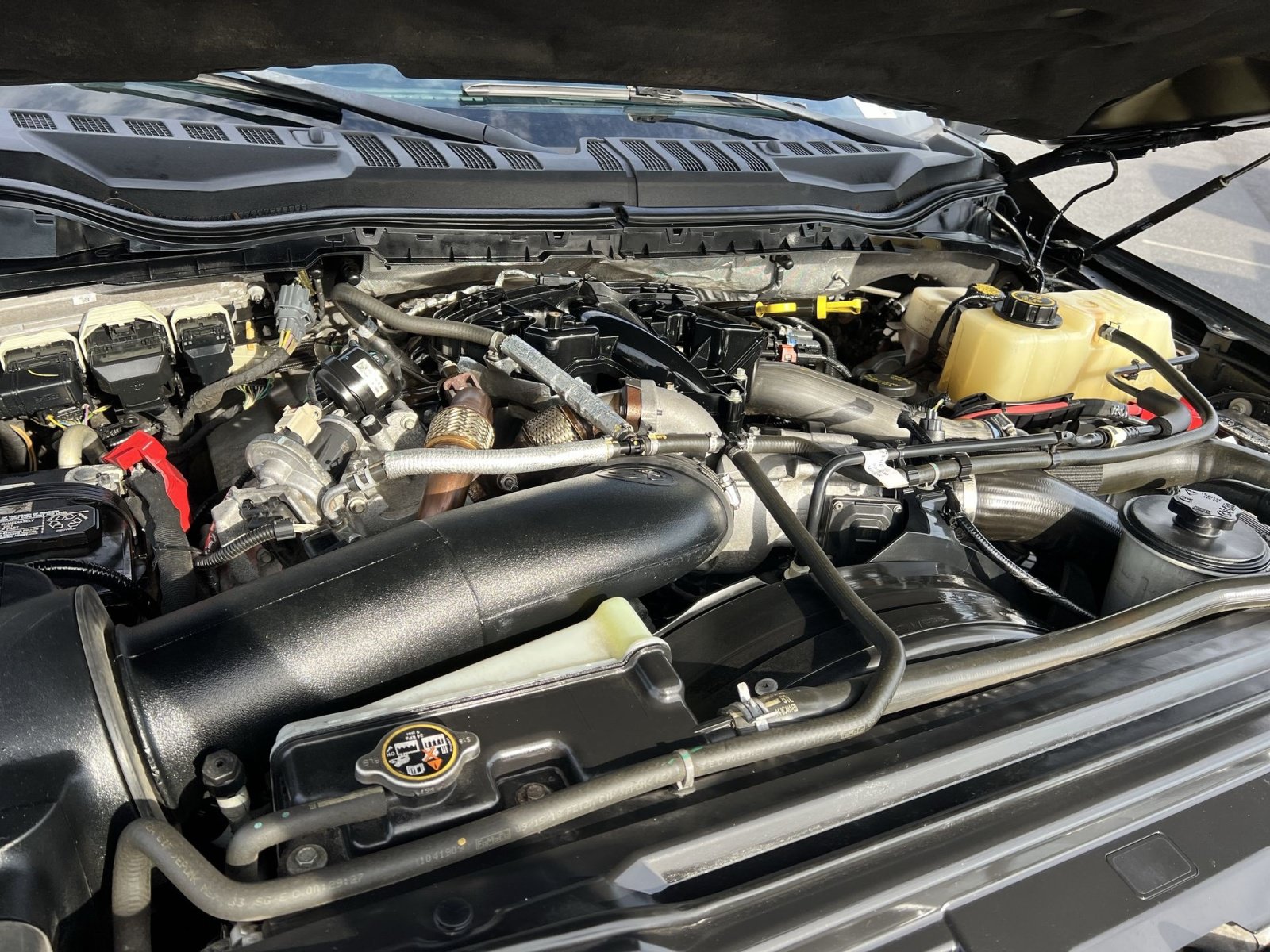 Certified 2019 Ford F450 Platinum w/ Platinum Ultimate Package AWD/4WD image 36