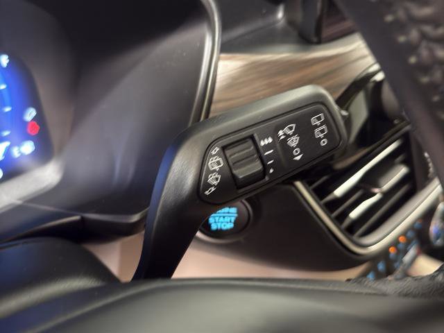 Certified 2020 Ford Escape Titanium w/ Titanium Premium Package 2.0 AWD/4WD image 18
