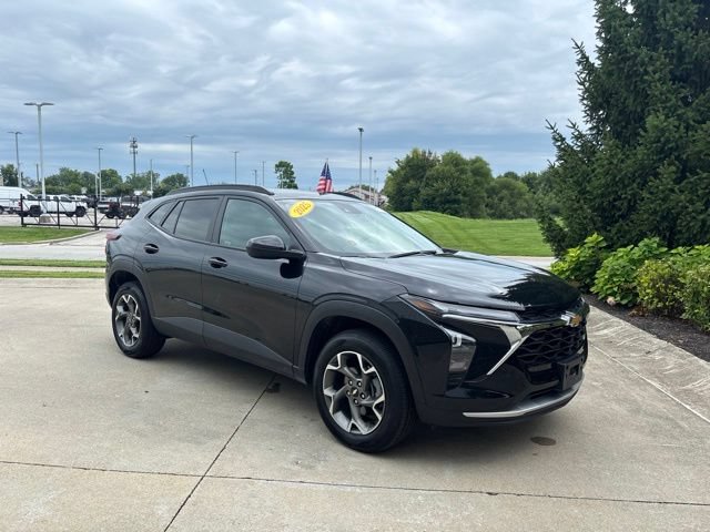 Used 2025 Chevrolet Trax LT FWD image 33