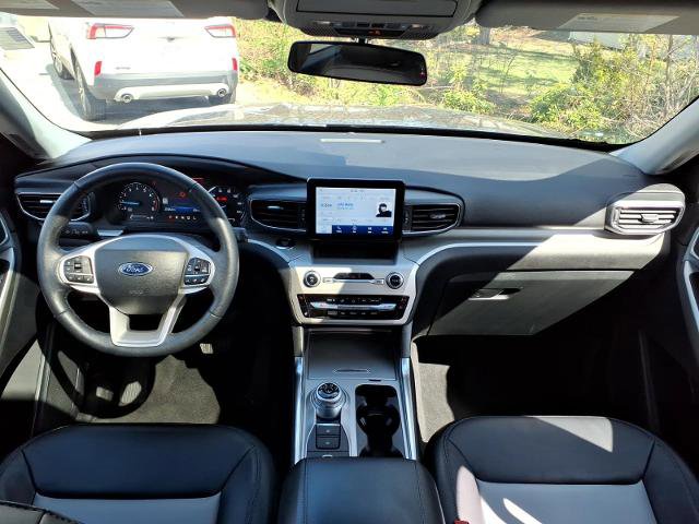Certified 2022 Ford Explorer XLT w/ Equipment Group 202A AWD/4WD image 15