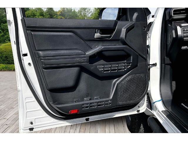 Used 2025 Toyota Tacoma TRD Off-Road AWD/4WD image 16