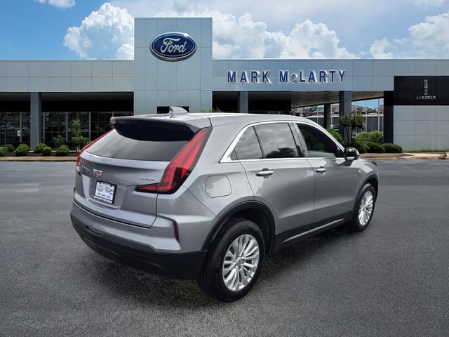 Used 2024 Cadillac XT4 Luxury w/ Cold Weather Package FWD image 5