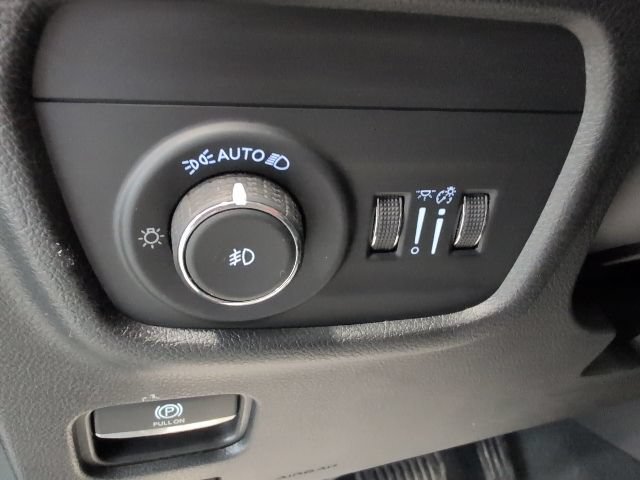 Used 2023 Jeep Grand Cherokee Limited AWD/4WD image 17