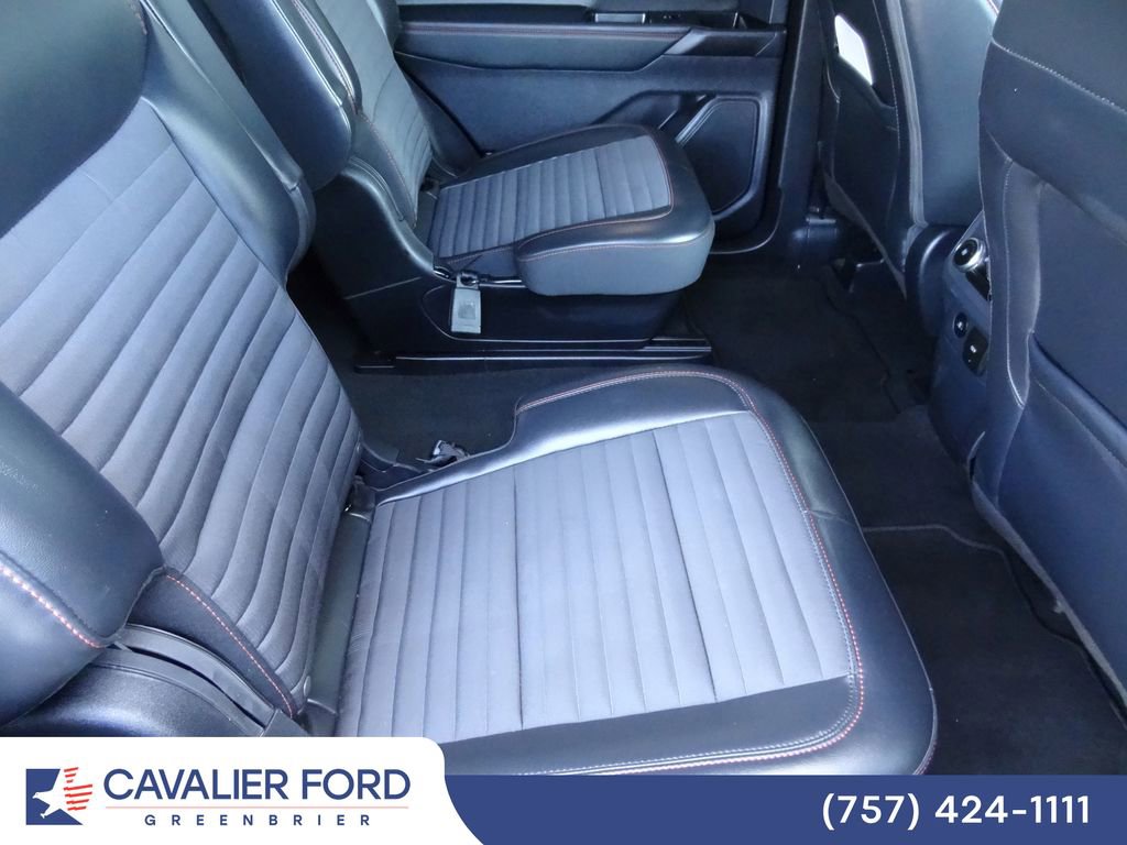 Certified 2025 Ford Explorer ST-Line AWD/4WD image 11