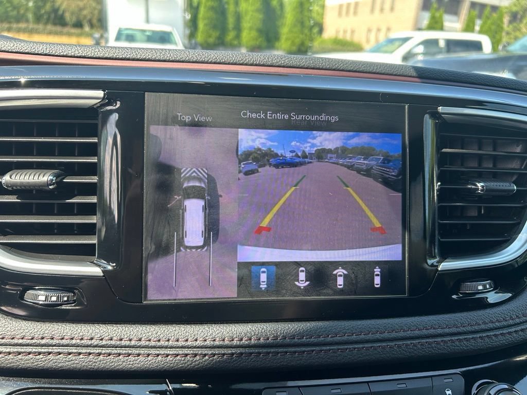 Used 2020 Chrysler Pacifica Limited FWD image 29