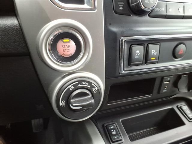 Used 2017 Nissan Titan SV image 25