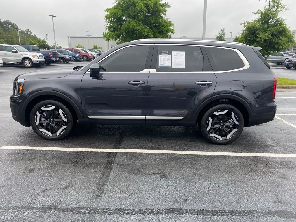 Used 2025 Kia Telluride S FWD image 4