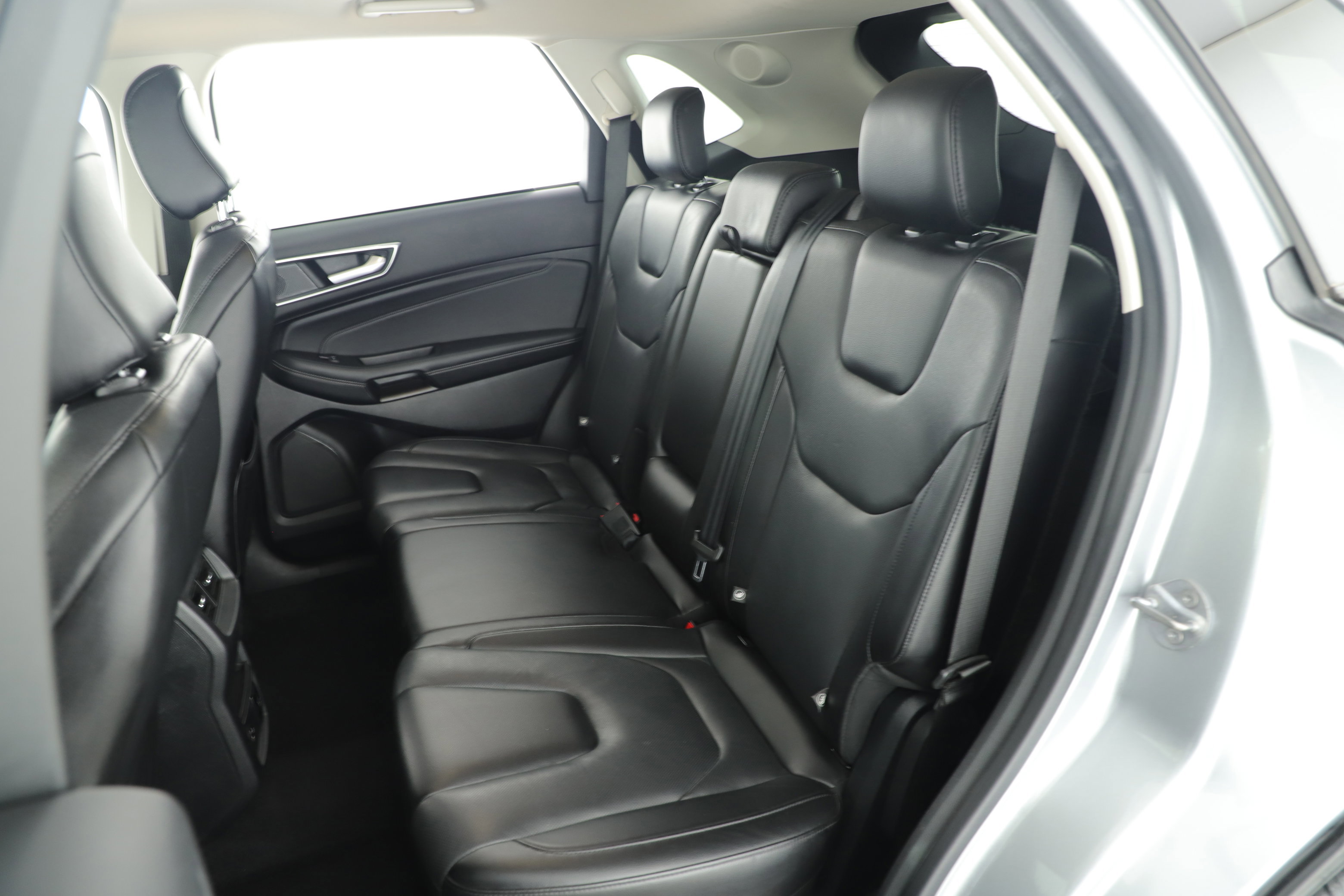 Certified 2022 Ford Edge Titanium w/ Equipment Group 301A image 22