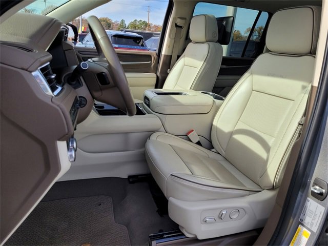 Used 2022 GMC Yukon XL Denali w/ Denali Ultimate Package image 8
