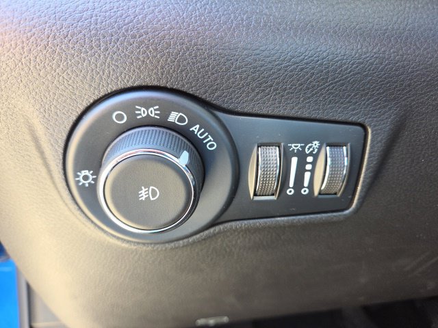 Used 2025 Jeep Compass Trailhawk AWD/4WD image 29
