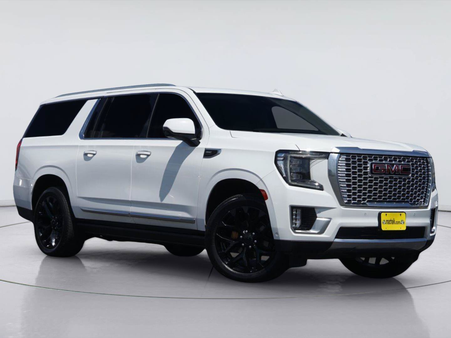 Used 2024 GMC Yukon XL Denali w/ Denali Reserve Package RWD image 2