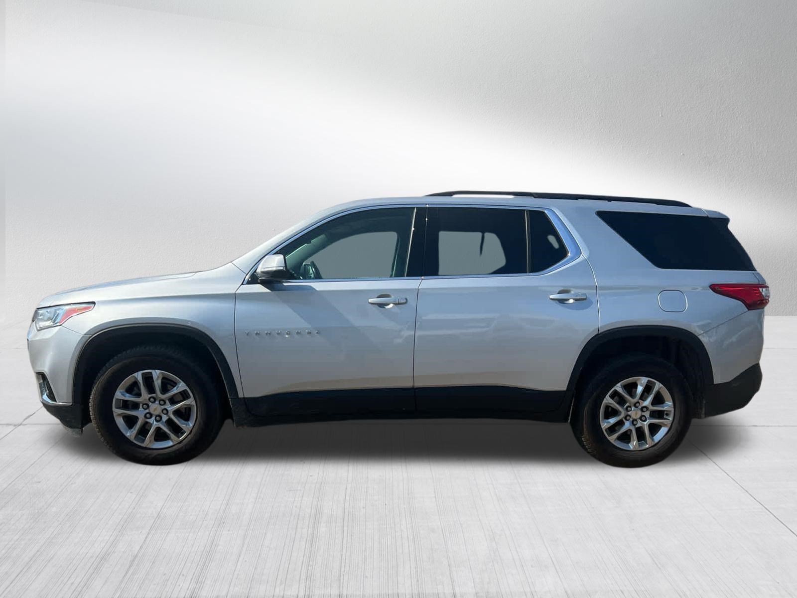 Used 2020 Chevrolet Traverse LT w/ Driver Confidence II Package AWD/4WD image 4