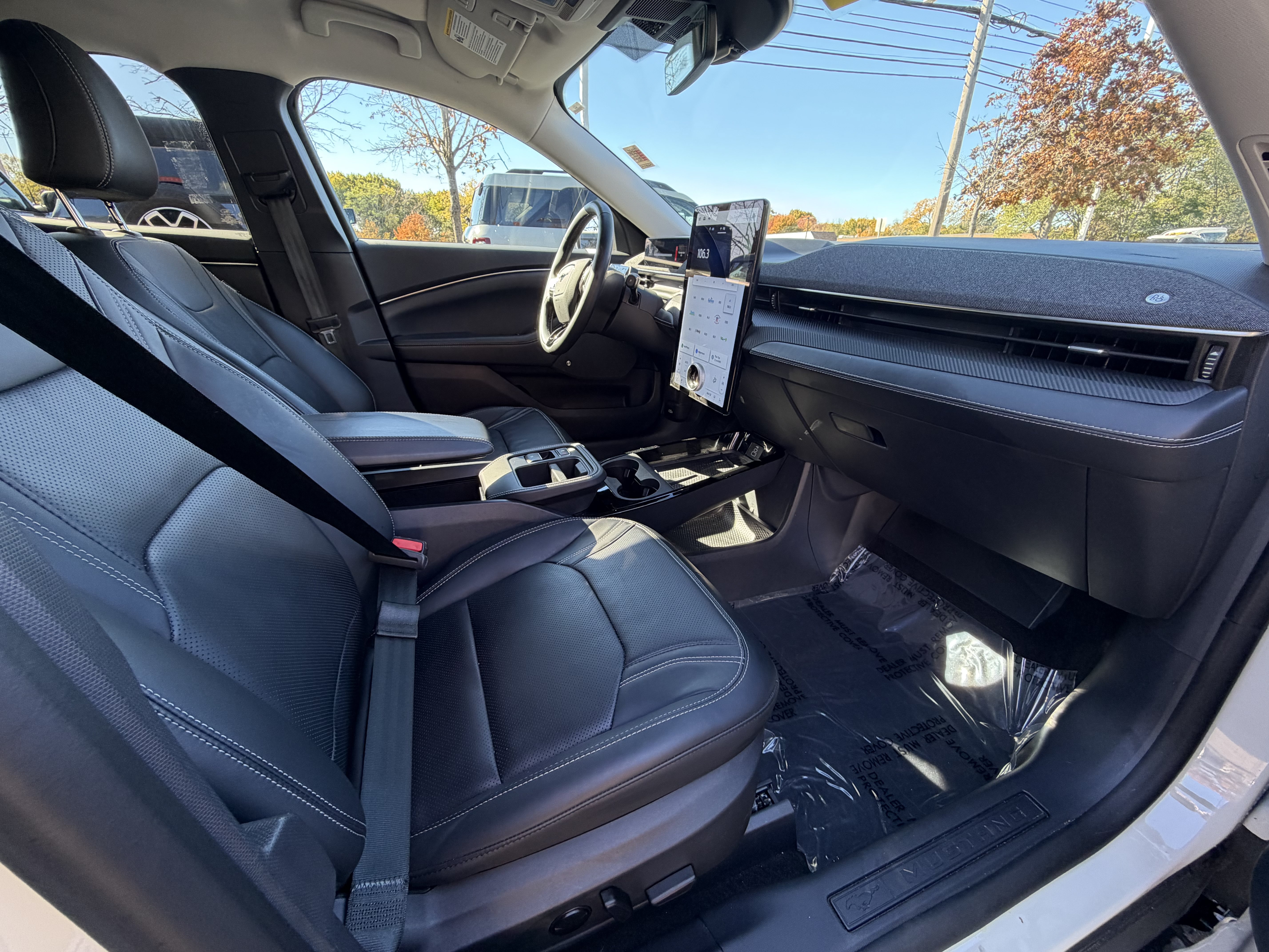 Certified 2025 Ford Mustang Mach-E Premium AWD/4WD image 9