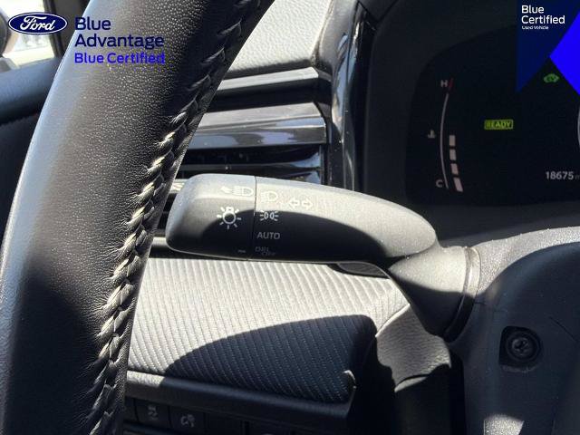 Used 2025 Toyota Camry SE FWD image 29