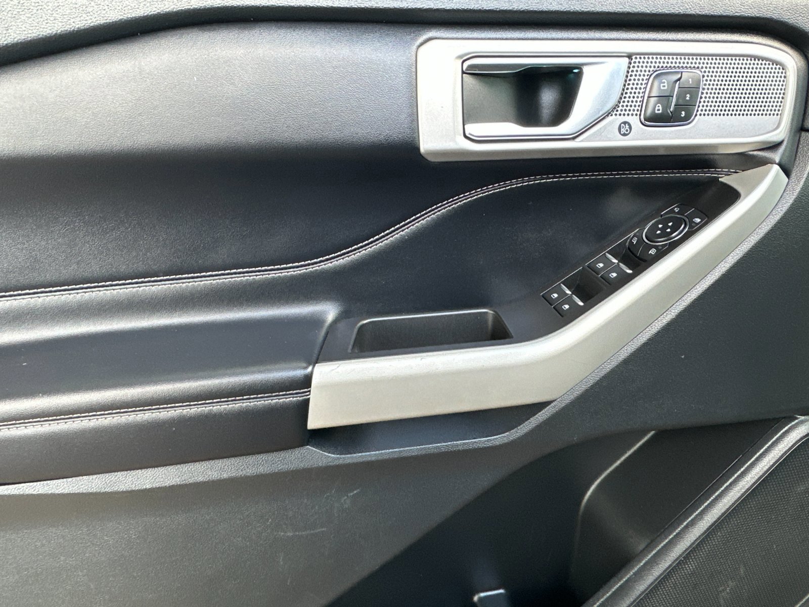 Certified 2022 Ford Explorer Limited w/ Equipment Group 301A image 12