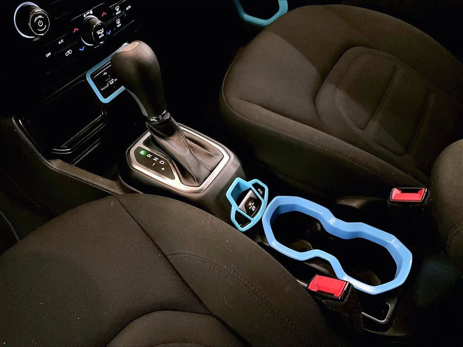 Used 2021 Jeep Renegade Latitude FWD image 16