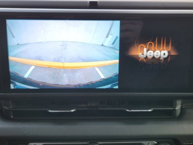 Used 2025 Jeep Wrangler Unlimited Rubicon image 16