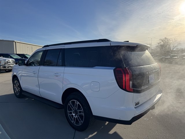 Certified 2025 Ford Expedition Max Active AWD/4WD image 3