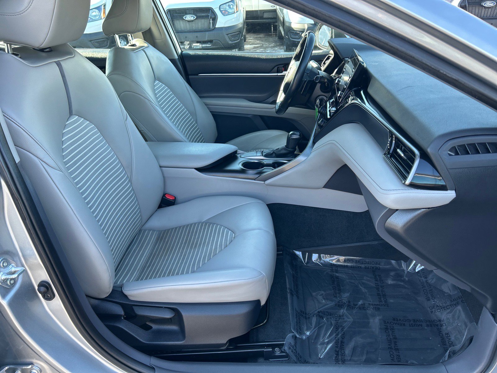 Used 2022 Toyota Camry SE image 16