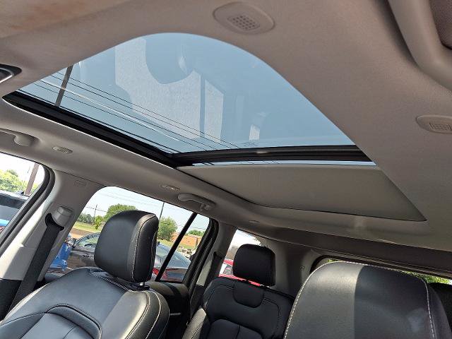Used 2023 Jeep Grand Cherokee Limited AWD/4WD image 14