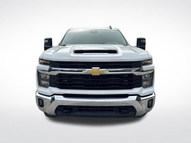 Used 2025 Chevrolet Silverado 2500 LT w/ Convenience Package AWD/4WD image 3