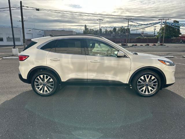 Certified 2022 Ford Escape Titanium w/ Class II Trailer Tow Package AWD/4WD image 8