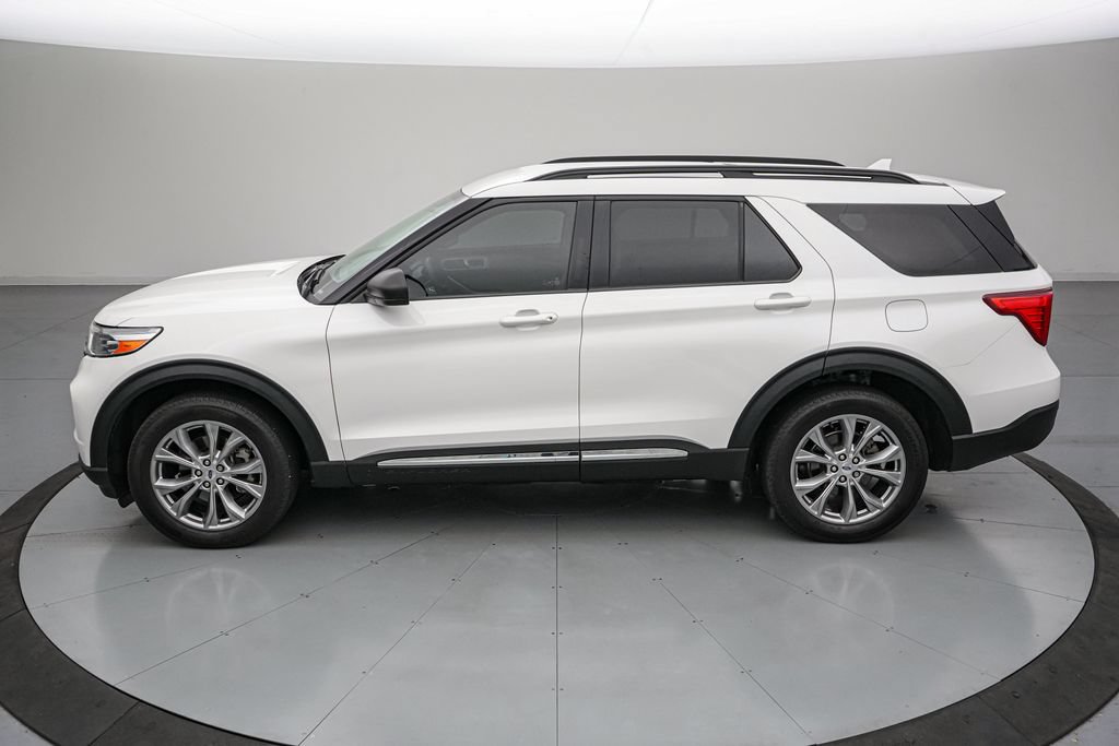 Certified 2023 Ford Explorer XLT w/ Equipment Group 202A AWD/4WD image 7